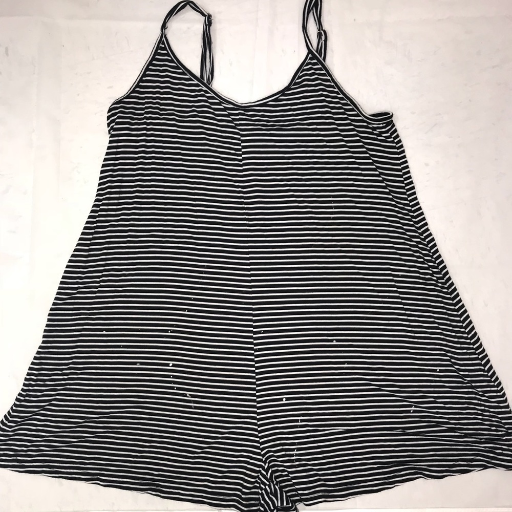 Cute flowy fly boutique adjustable romper